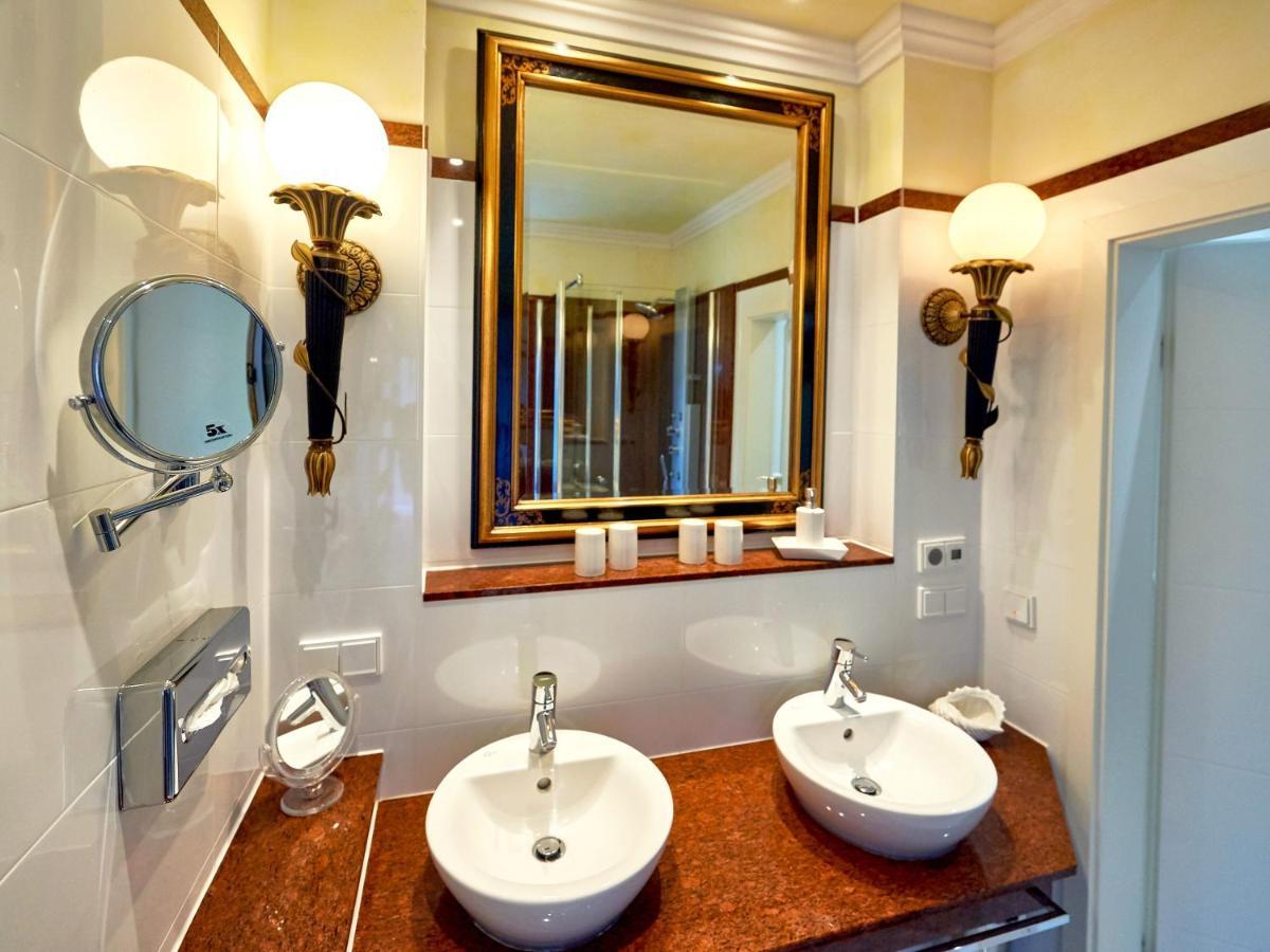 Haus Liebeskind F 666 Gelbe Calla Villa