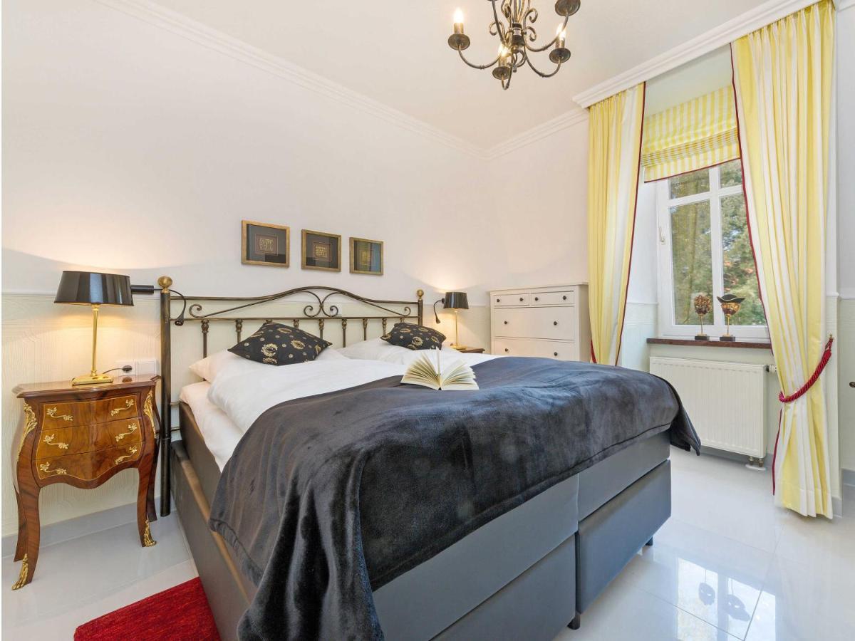 Haus Liebeskind F 666 Gelbe Calla *